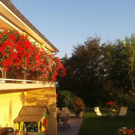 Ma Maison Fleurie Proche Aeroport Lyon St Exupery, Ldlc Arena, Groupama Stadium,Eurexpo Janneyrias Exterior foto